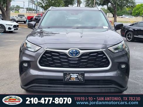 Used 2023 Toyota Highlander XLE FWD image 8