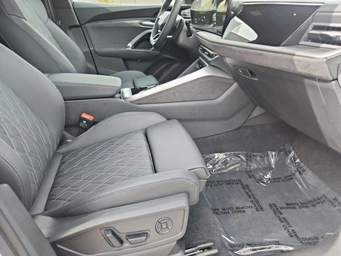 Used 2025 Audi SQ5 Premium Plus image 22