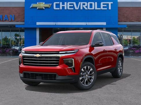 New 2026 Chevrolet Traverse LT w/ Sun and Wheel Package AWD/4WD image 6
