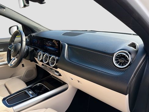 Used 2025 Mercedes-Benz GLA 250 image 18