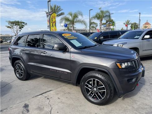 Used 2018 Jeep Grand Cherokee Trailhawk AWD/4WD image 51