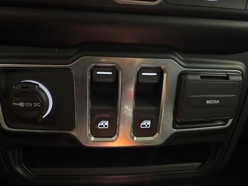 Used 2022 Jeep Wrangler Sport AWD/4WD image 24