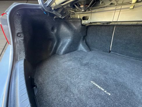 Used 2015 Toyota Corolla LE FWD image 46