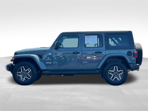 Used 2024 Jeep Wrangler Unlimited Sahara AWD/4WD image 4