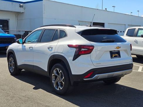 New 2026 Chevrolet Trax LT FWD image 3