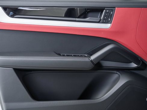 New 2026 Porsche Cayenne Coupe AWD/4WD image 6