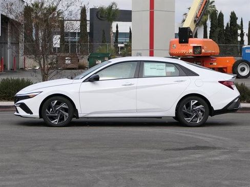 New 2025 Hyundai Elantra Sport image 6