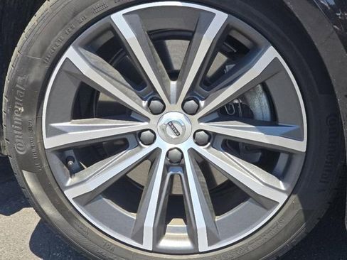 Used 2022 Volvo S60 B5 Momentum w/ Premium Package image 13
