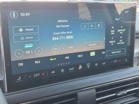 Certified 2024 Lincoln Corsair AWD image 23