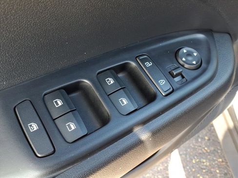 Certified 2025 Hyundai Venue Limited image 11