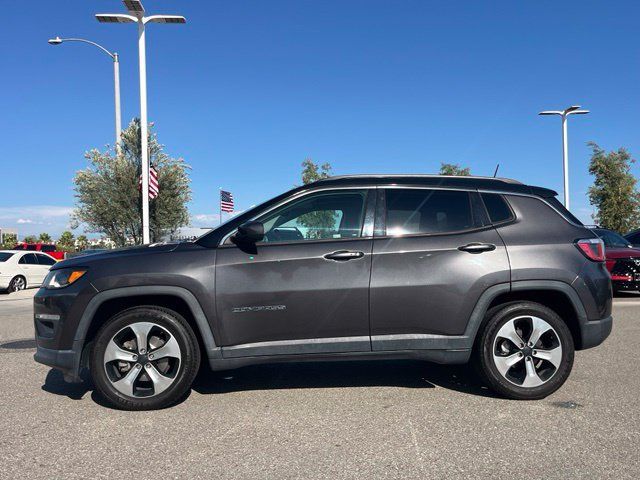 Used 2018 Jeep Compass Latitude w/ Popular Equipment Group FWD image 2