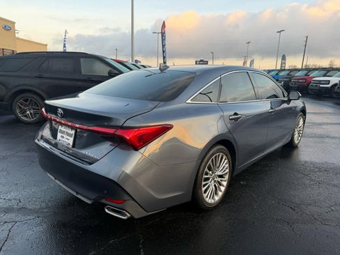 Used 2022 Toyota Avalon Limited image 20