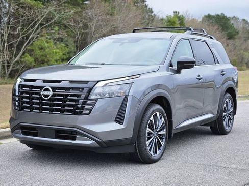 New 2026 Nissan Pathfinder Platinum w/ Cargo Package image 8