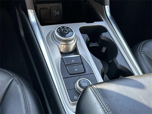 Certified 2022 Ford Explorer XLT w/ Equipment Group 202A image 16