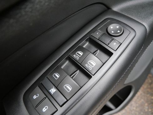 Used 2015 Jeep Grand Cherokee Laredo w/ Quick Order Package 23E AWD/4WD image 18