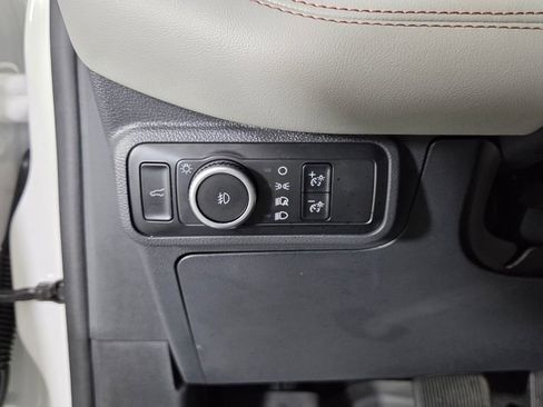 Used 2025 Ford Explorer Active w/ Active Comfort Package image 21