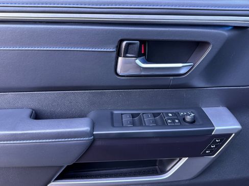 Used 2022 Toyota Tundra Platinum image 11