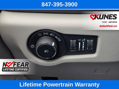 Used 2024 Chrysler Pacifica Touring-L FWD image 41