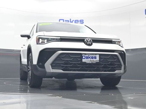 Used 2025 Volkswagen Taos SE FWD image 37