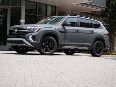 New 2025 Volkswagen Atlas Peak Edition SE