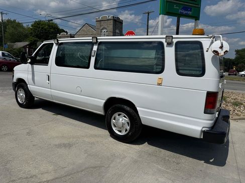 Used 2012 Ford E-350 and Econoline 350 Extended Super Duty w/ Insulation Pkg RWD image 4