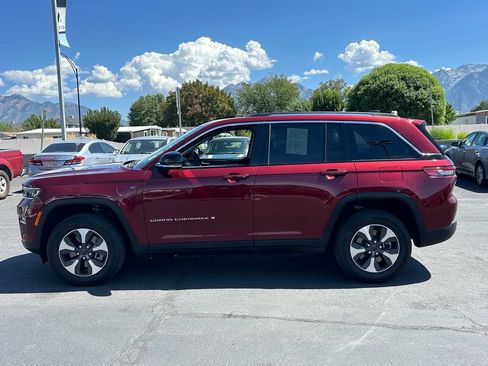 Used 2022 Jeep Grand Cherokee Limited 4xe w/ Luxury Tech Group II AWD/4WD image 8