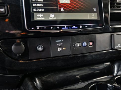 Used 2023 Chevrolet Express 2500 image 60