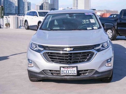 Used 2019 Chevrolet Equinox LS FWD image 2