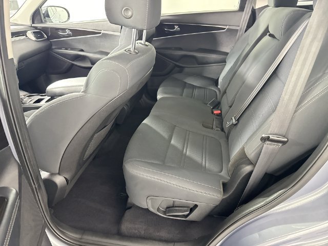 Used 2020 Kia Sorento LX AWD/4WD image 22