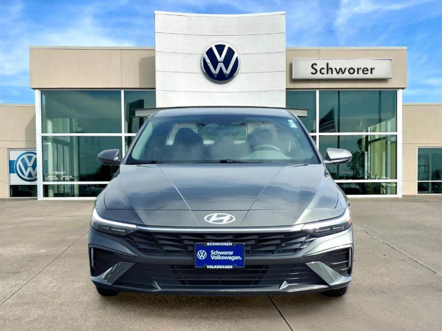 Used 2024 Hyundai Elantra SEL FWD image 3
