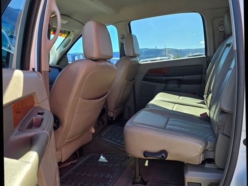 Used 2006 Dodge Ram 2500 Truck SLT AWD/4WD image 11