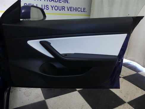 Used 2019 Tesla Model 3 Standard Range Plus image 22