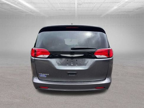 Used 2023 Chrysler Voyager LX FWD image 6