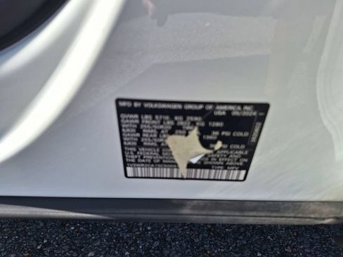 Used 2025 Volkswagen Atlas SE FWD image 32