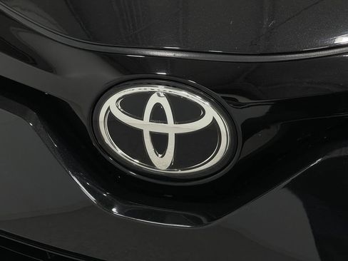 Used 2020 Toyota C-HR XLE image 36