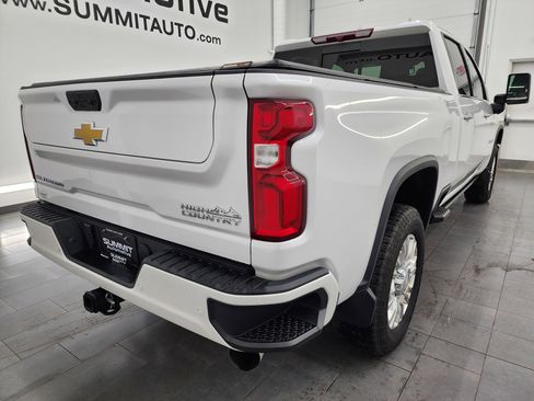 Used 2022 Chevrolet Silverado 2500 High Country w/ Safety Package II image 4