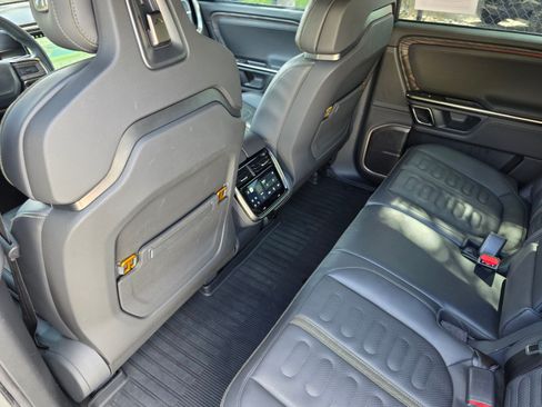 Used 2022 Rivian R1S Launch Edition AWD/4WD image 15
