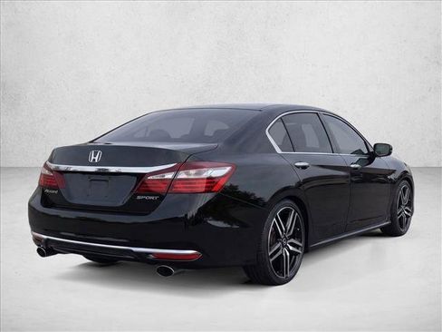Used 2017 Honda Accord Sport image 7