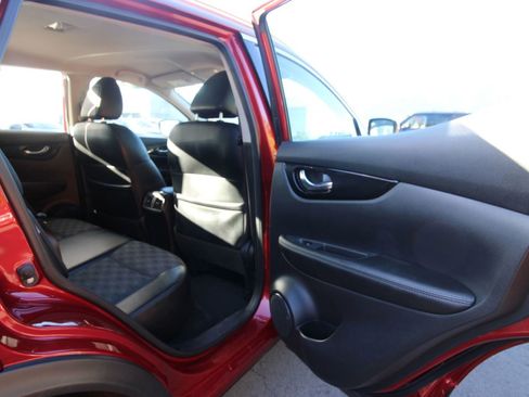 Used 2022 Nissan Rogue Sport SV w/ Technology Package image 21