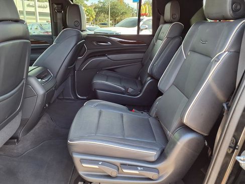 Used 2023 Cadillac Escalade ESV Premium Luxury image 18