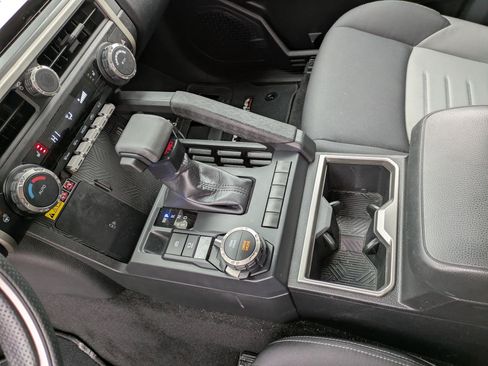 Used 2024 Toyota Tacoma TRD Sport image 13