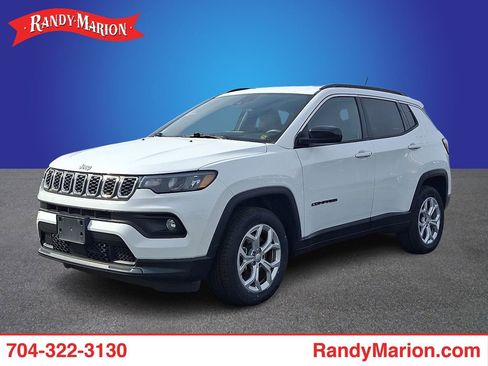 Used 2024 Jeep Compass Latitude image 1