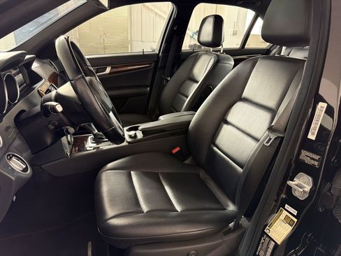 Used 2013 Mercedes-Benz C 300 4MATIC Sedan image 5