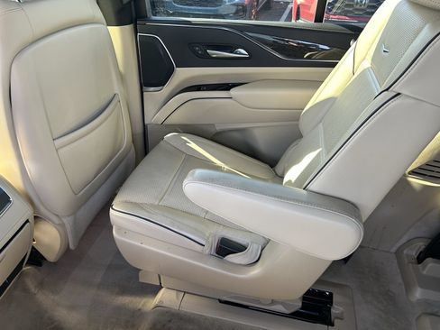 Used 2023 Cadillac Escalade Premium Luxury w/ LPO, Illumination Package RWD image 11