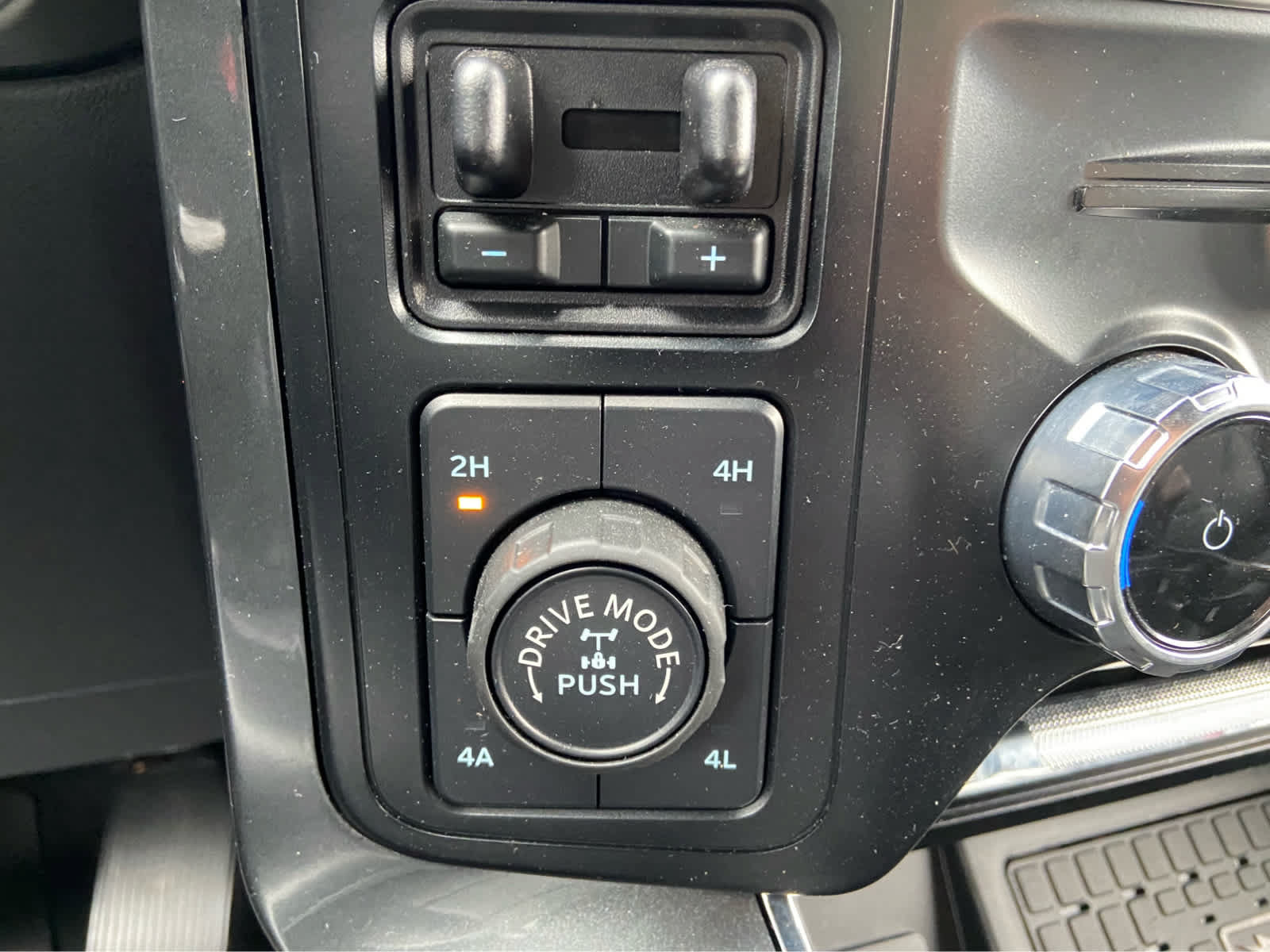 Used 2023 Ford F150 Lariat w/ Equipment Group 502A High AWD/4WD image 25