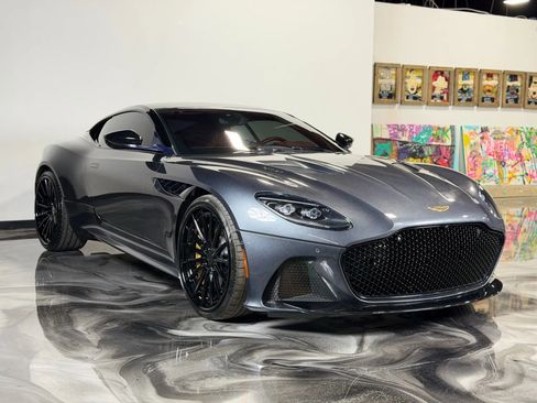 Used 2019 Aston Martin DBS Superleggera image 9