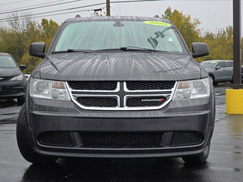 Used 2020 Dodge Journey SE w/ SE Popular Equipment Group image 11