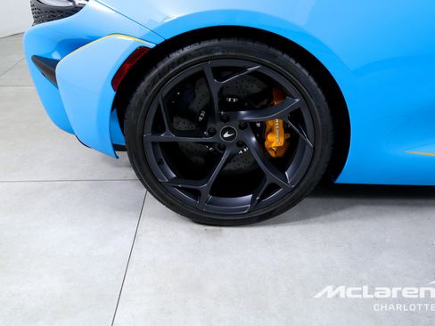 Used 2021 McLaren Elva image 22