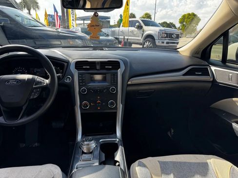 Used 2019 Ford Fusion S image 17