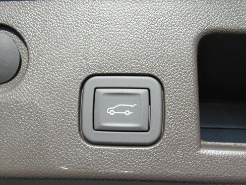 New 2026 GMC Terrain Denali w/ LPO, Floor Liner Package image 30